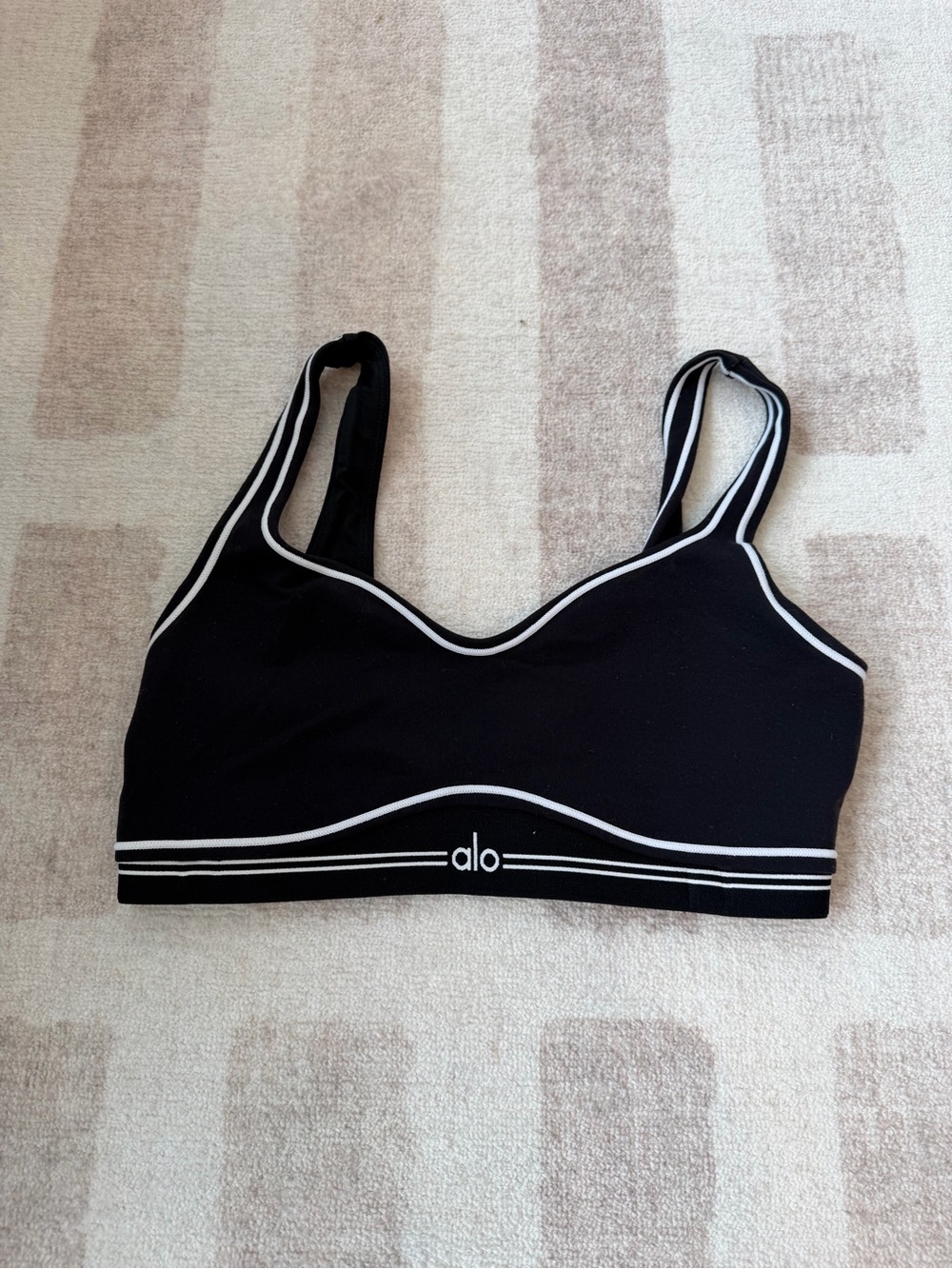 ALO Yoga Black Sports Bralette with White Contrast Trim